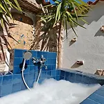 Meli Mila Spiti Milozrooms Villa Ayvalı