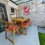 Meli Mila Spiti Milozrooms