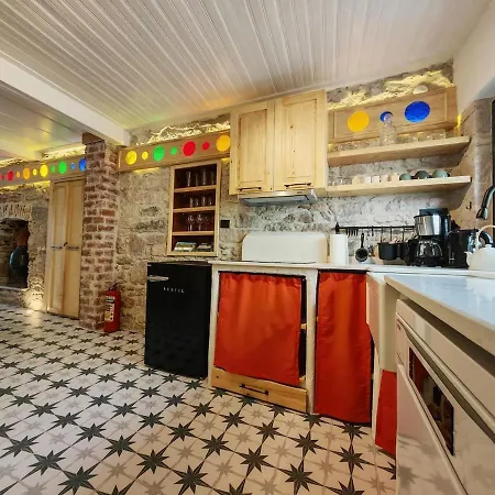 Meli Mila Spiti Milozrooms וילה Ayvalı
