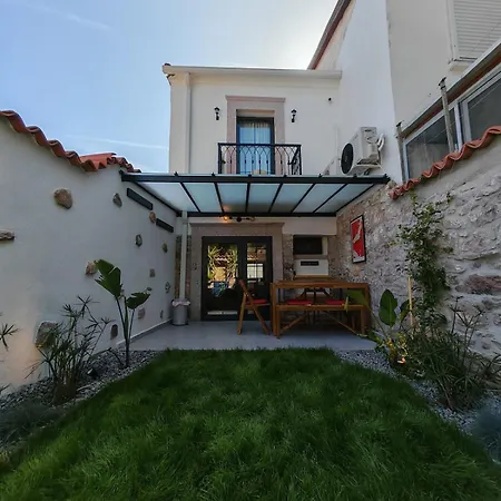Meli Mila Spiti Milozrooms וילה Ayvalı