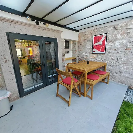 Meli Mila Spiti Milozrooms Villa Ayvalı