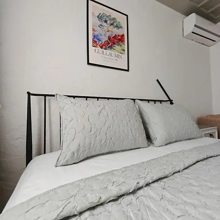 Meli Mila Spiti Milozrooms וילה